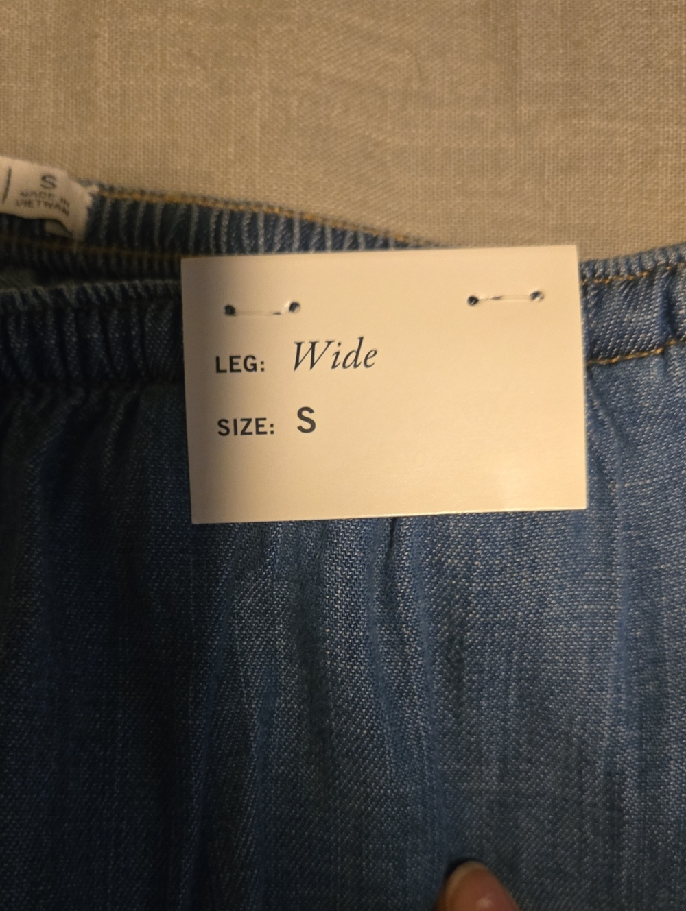 Abercrombie& Fitch Wide Leg Pants - Picture 2 of 4